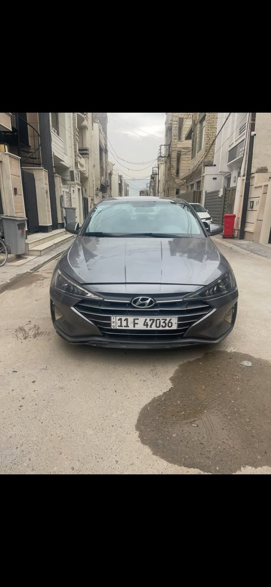 السلام عليكم
النترا 2019 وراد امريكي 
محرك2000
مواصفات عادية
مكانه بغداد-الدورة
السعر 125 ورقة وبيهة مجال

الاتصال :***********
