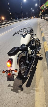 هوندا شادو 400cc بدون رقم  دراجه على وضع البلاد مسويلها ادامه متكامله ...