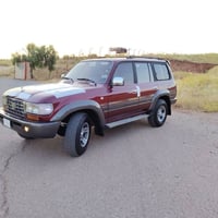 لاندكروزر • ١٩٩٠ • دبل اكسل