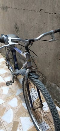 بايسكل للبيع بسعر مناسب 07502275171
