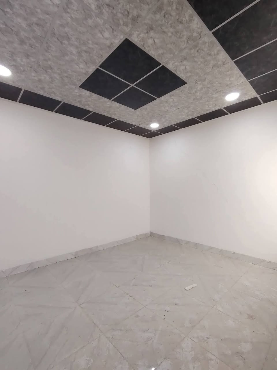 بيت للايجار
بيت للايجار حي الانتصار شارع 60 خلف جامع الغرباء مساحة 100 متر يتكون من غرفه وهول واستقبال ومطبخ ومشتملات وبيتونه سعر الايجار 225 ألف للتواصل

***********
