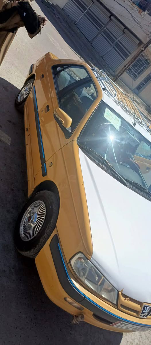 السلام عليكم بيجو بارص موديل 2015 رقم بغداد الإنكليزي بيها تبخير سعرها 38 وبيها مجال لاتكسر بالحلال يعجبك كل الهلا بيك ما يعجبك اعبر المنشور غير متواجد على الفيس هذا رقمي 
***********
