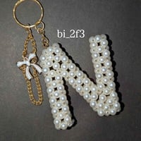 ميداليات خرز • لؤلؤ اكريليك • يدوية