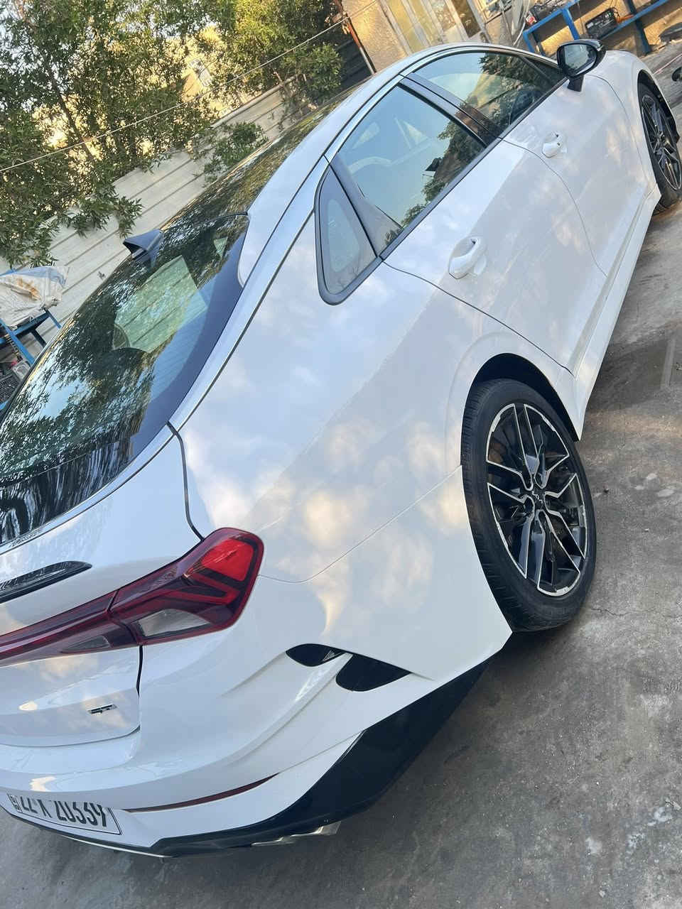 كي 5 فول موصفات لمتدد
محرك 2500 جيتي لاين 
مختمه تختم 
حادث خفيف جاملغ و بنيد بدون دواخل 
مديل ٢٣ 
رقم اربيل سياره دخول جديد صاله ٣ شهر 
مكان بغداد جديده 
رقم ***********
سياره ما بيه اي نقص 
وسياره كلش حلوه
بل عافيه عل ياخذه 
سعر خاص
