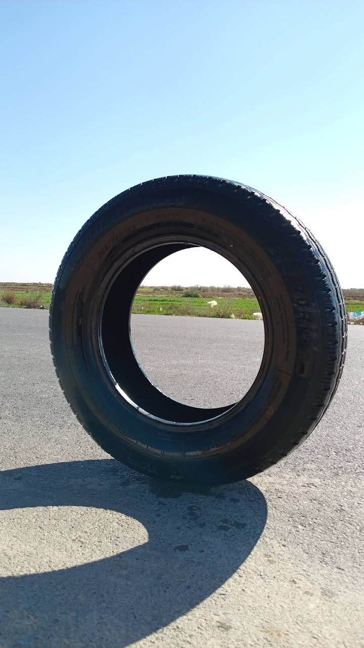 اسلام عليكم
تايرات تيوتة هايلوكس 
انتاج 2025 
مشتغلات شهرين فقط 
بس واحد بي ضربة  واحد جديد 
المكان ديالى شهربان  
***********
