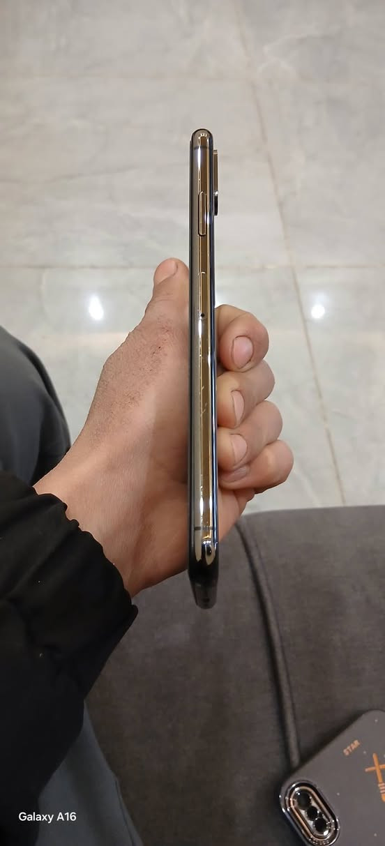 ايفون اكس ماكس ذكره 64 فقط مبدل بطارريه 100 فيس ايدي شغال كامل (دبل سيم)  لون اسود لل بيع السعر 215 بي مجال مال جيتك مكان موصل المعارض مستعجل علل بيع


**إذا كنت صاحب هذا الإعلان وتريد حذفه لأي سبب، رجاءا أرسل رسالة إلى الدعم الفني**