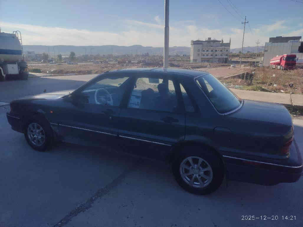 سڵاوی خوای گەورەتان لێ بێت 
گڵاند مۆدێل 1991ڕەقەمو سەنەوی تازە تەحویلو غرامە بە شەرت مەکینە 37 کلاجو عەینەی تازە گۆڕاوە
سڵایدە چوارتاییەی تازەی لە ژێرایە کەمئک کاڵ بونەوەی هەیە داعموو لئدراوی نیە نرخی 40گەڵاو مامەڵەیەکی برایانە... سلئمانی راپەڕین
***********

*********** السليمانية, العراق
