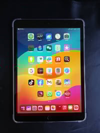 ايباد ابل 9 لذاكره 64 بطاريه 83 سعر 175 وتوصل مجاني رقمي 07814659631وت...