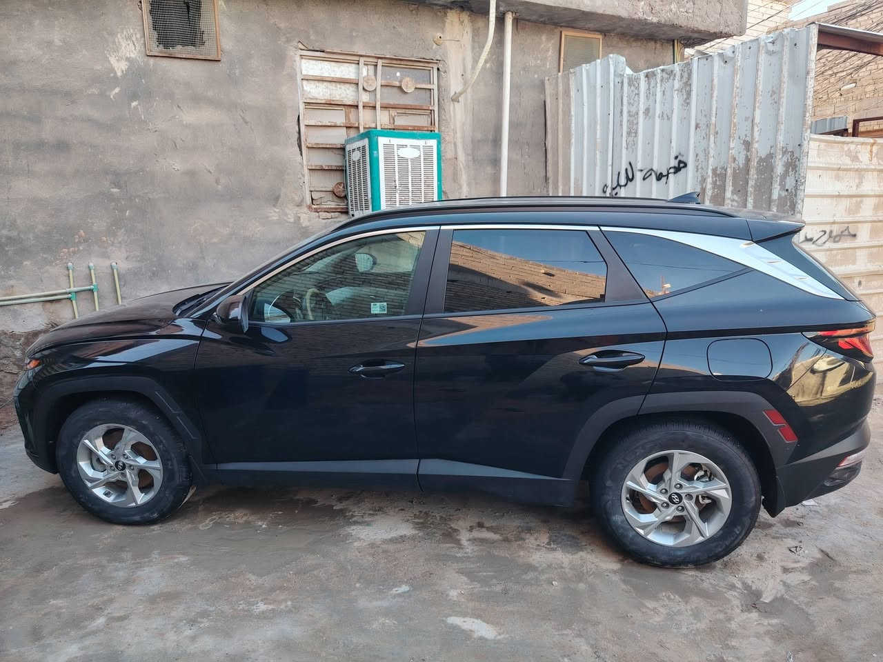 للبيع  🔥 Hyundai Tucson 2024 🔥
وارد أمريكي | شبه زيرو (12 ميل) | رادارات كاملة | السعر 170 ورقة
​الموديل: 2024
المركبة: هيونداي توسان (Hyundai Tucson)
المنشأ: وارد أمريكي
المسافة المقطوعة: 12 ميل فقط (بحالة الزيرو)
​💎 المواصفات والمميزات
​الأمان والذكاء: رادار أمامي وخلفي، نظام تحديد المسار، حساسات.
​المقاعد والراحة: كشن السائق كهرباء، تدفئة كشنات.
​التقنيات: كاميرا دوارة، تحكم ستيرن كامل، إشارة ترحيب.
​التبريد: تبريد خلفي وأمامي منفصل.
​الحالة: السيارة جديدة كلش وخير من الله، "كلها ليبل".
​📸 حالة السيارة والحوادث:
​الضرر: بنيد مصبوغ فقط.
​ملاحظات: الباب الخلفي "مفتوح برغي" فقط، لا مصبوغ ولا به أي ضرر (أصل).
​📍 المكان: كربلاء المقدسة
📞 للتواصل: ***********
​معلومات التسجيل:
​بدون رقم حالياً (فقط فحص)
​للبيع نقدًا.
​مراوس بسيارة عالية حصراً.
​ السعر: 170 وبه مجال للشراي.
