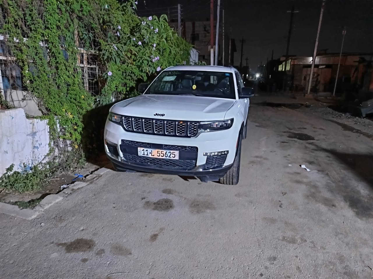 جيب مديل 22 فول للخير 
سعر 220 
بيه صبغ صفحه والكصه الي بل قماره 
مكينه كير صدر كله. جديد 
سياره ضربت عدي بل عراق 
او مراوس عادي بلاندكروز او تاهو 
***********
