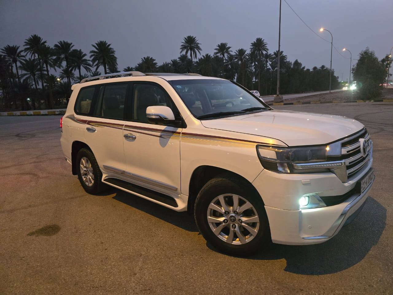 السلام عليكم اخوان لاندكروز موديل 2017 بريم اصل فول فول معروفه مواصفات لبريم شنو  رقم بغداد بسمي السياره جديده بمعنا الكلمه جاهزه من كلشي مكنيه كير حداديه تخم تاير كهربائيات تبريد تتفئه كوله جديد مابيها نقص برغي نظافتها 100% السياره بيها قطعتين صبغ بدون اي دواخل جاملغ وبنيد صبغ فقط السعر 448  ورقه قفل قفل قفا  الاستفسار*********** مكاني بابل
