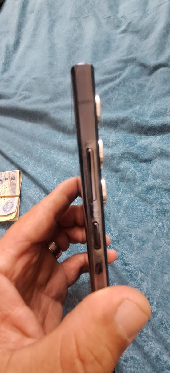 السلام عليكم رمظان كريم للبيع سامسونج s23الترا جاهز نظيف شرق اوسط ناظافتة 100\100 بدون ملاحقات الكرتونة ظايعة الزكات الشركة الصفح بعدهن بي ذاكرة 512 السعر 825 بي مجال قليل  العنوان بغداد الاتصال على هاذا الرقم ***********
