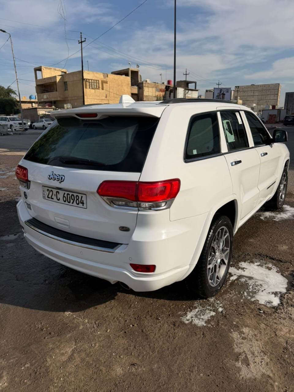 جيب كراند شيروكي اوفرلاند اعلى فئه خليجي كفاله عامه فقط سحبة كارد الباب الخلف السائق مديل 2020 جديده وجاهزه من جميع النواحي ماشيه 97 الف كيلو سعرهه 330 وبيهه مجال قليل للشراي مكانهه البصره الطويسه رقم الهاتق *********** البصرة, العراق
