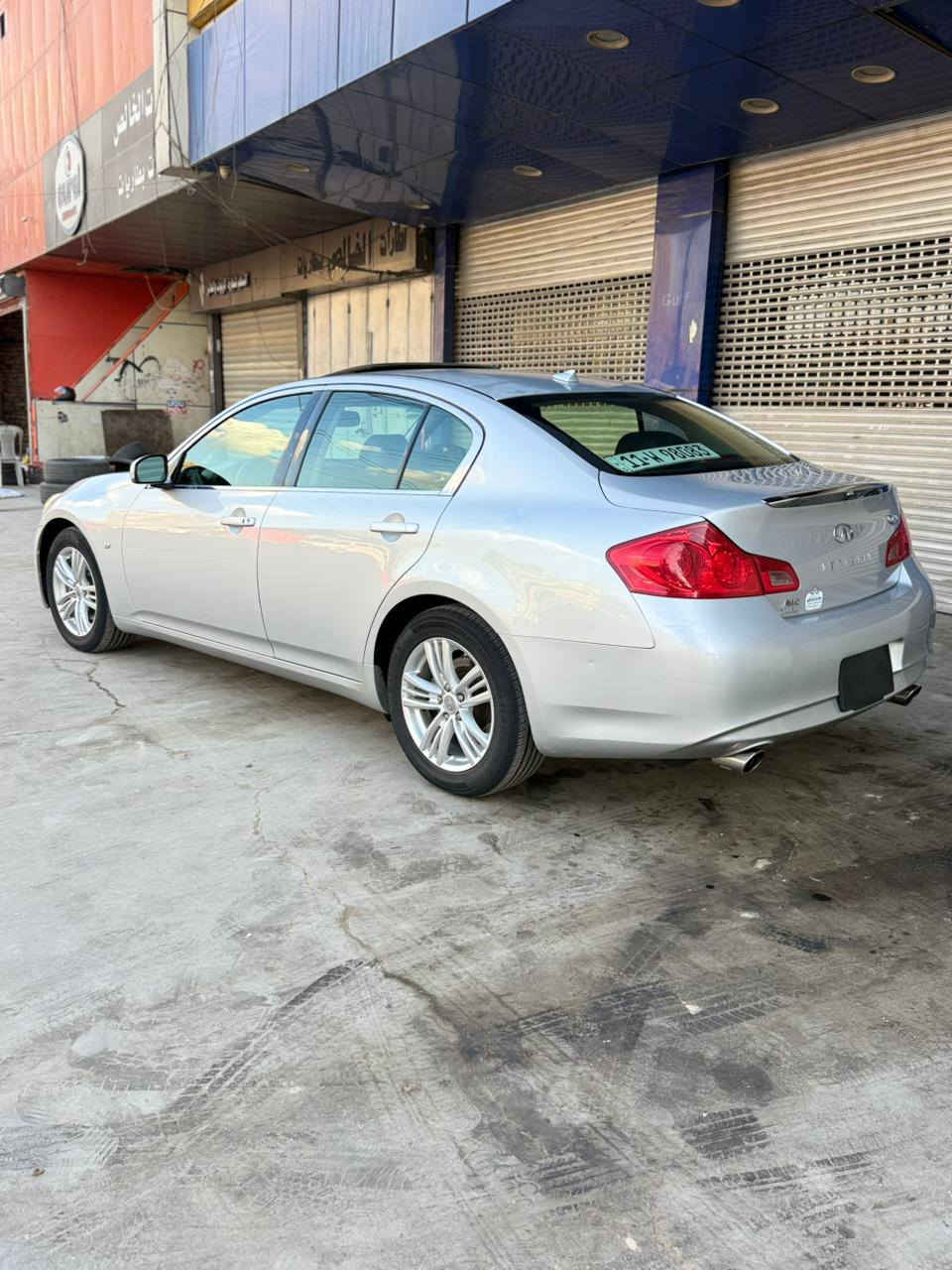 Infiniti  Q40/2015

ملاحضه /السياره منها 2بل عراق وحده واكو وحده ثانيه
ــــــــــــــــــــــــــــــــــــــــــــــــــــــــــــــــــــــــــــــــــــــــــــــــــــ 

المواصفات فول 1/1 :👇

- محرك ٦ سلندر 3700
كامره خلفيه
- دفع رباعي ! يعني فور ويل
- بصمة تشغيل مع بصمة ابواب 
- فتحة سقف سلايد روف
- تبريد ثلج 
- شفتات ستيرن تبترونك
- داخل لون اسود
- كشنات جلد / تبريد و تدفئه
- كراسي كهرباء / خزن ميموري
- ماشيه 57الف يعني زيرو 
- دمام خلفي مع سستم صوت BOSE  سماعات9
- تبريد منفصل قطعتين 
- حساسات خلفية
- دبل اكزوز
- زينون عالي / ناصي / بلوجكترات
- ويل حجم 17 اصلي
او السياره كلش نضيفه او نصبتها حلوه تاخذها متصرف علياها دينار يعني كبل تشغل او تطلع
ـ رقم بغداد الجديد  تحويل او وكاله
ــــــــــــــــــــــــــــــــــــــــــــــــــــــــــــــــــــــــــــــــــــــــــــــــــــ 
الحادث/  قطعه وحده جاملغ امامي ايمن مبدل 
ــــــــــــــــــــــــــــــــــــ
السعر/للبيع او مراوس حسب القناعه
ــــــــــــــــــــــــــــــــــــ
العنوان/ بغداد الكراده
ـــــــــــــــــــــــــــــــــــــ
للستفسار/***********
ـــــــــــــــــــــــــــــــــــــ
