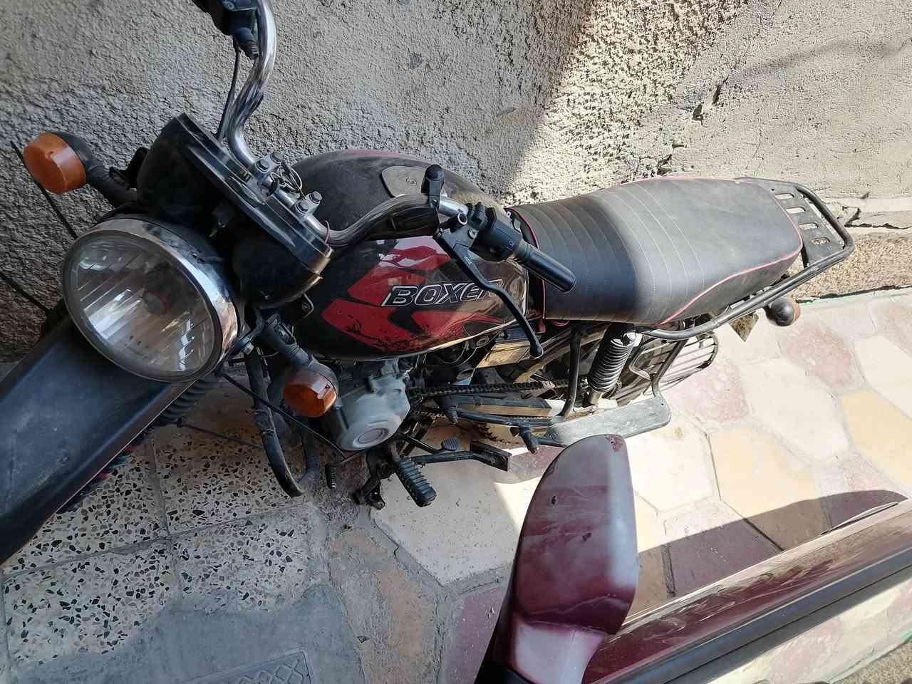 دراجه للليع بوكسر كلاسك موديل 2020 رادله ضفيره شويه ترتيبات شغاله تجفيت شركه السعر 650اوراقه كامله عنواني الكماليه ***********
