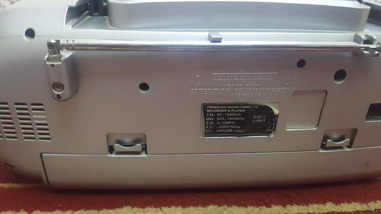 السلام عليكم مسجل راديو يشتغل على بطاريه كهرباء  للبيع نوعيته قديم كلش ابونشره اخوان السعر٣٥ الف


**إذا كنت صاحب هذا الإعلان وتريد حذفه لأي سبب، رجاءا أرسل رسالة إلى الدعم الفني**