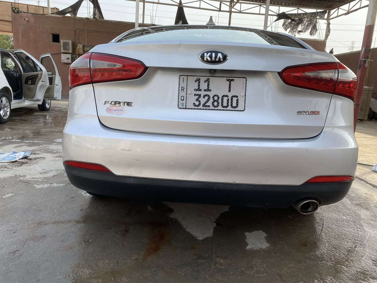 السلام عليكم
فورتي موديل 2015 رقم بغداد وارد امريكي حادثها بنيد مصبوغ فقط 

بيها رصعات وباردات بالابواب والدوسه

المواصفات 1/1 فول خنك 

مكينه 2000

مكينه وكير كفاله 

حداديه نظافه 100‎%‎من الدعاميه للدعاميه
منظومة احتراق صيانة كامله تبديل تخم بلكات 
تنظيف بخاخات تبديل عبوة بنزين كامله 
تخم تايرات جديد بالجيس ماناقصها شي ابداً

السعر 113$

***********
