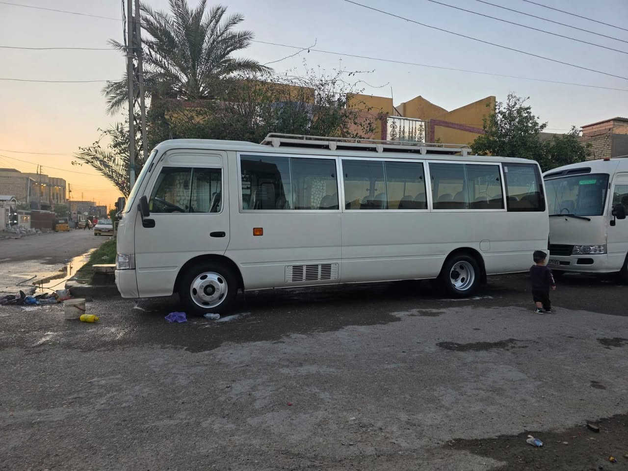 سلام عليكم كوستر 2014 كامله سيبايه وكشنات عصام ودرع موجود صدر جديد قبل شهر فاتحه 4وياله فاتحهن كير مكينه اكسن تخم تاير كامله السياره كبل للشارع بيه بس الجتف طخه ومعمره والباقي كفاله عامه وصور ضربه موجوده بلمنشور بسمي سياره تحويل ثاني يوم مسجله خط وبحث سعر 290وبيه مجال   الستفسار ***********
