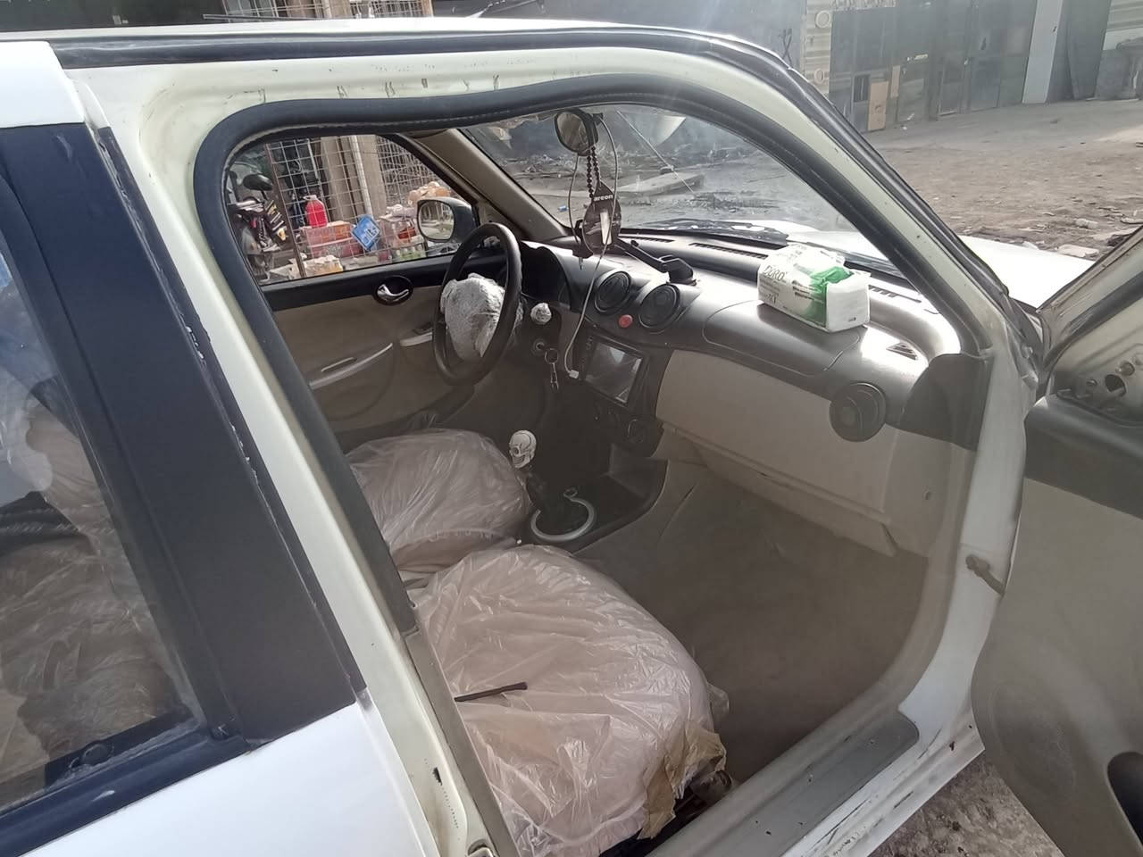 السلام عليكم ورحمه ليفان 320 للبيع موديل 2012رقم واسط انكليزي هزه جديدة والسنويه 2030 مكينه وكير والتبريد مكفولات حداديه 80بالميه ضربه باب السائق اني أبيعك احزام كهربائية كله شغاله وشاشه مكاني الحله المحاويل منطقة الفنديه قرب سيطرة الآثار للاستفسار الاتصال على الرقم ***********
***********السعر 36وبيه مجال
