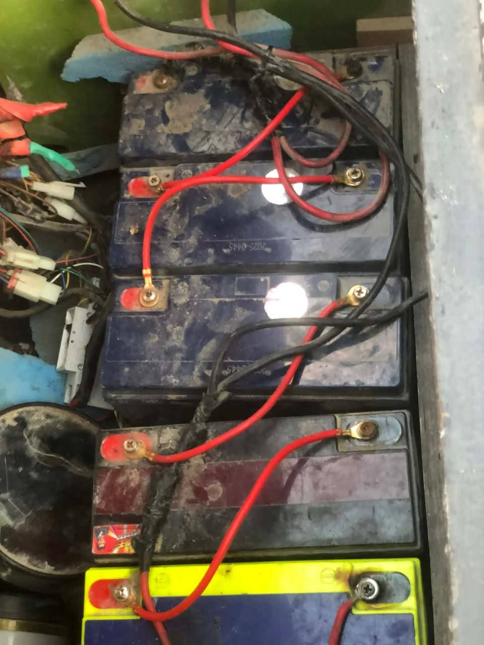 السلام عليكم ورحمه الله وبركاته 
ستوتة شحن ستوتة خير من الله 
بطاريات صلية وجدية 
بين قوسين ستوتة كفالة سعر ٣٧٥
خاص مفتوح ورقمي ***********
