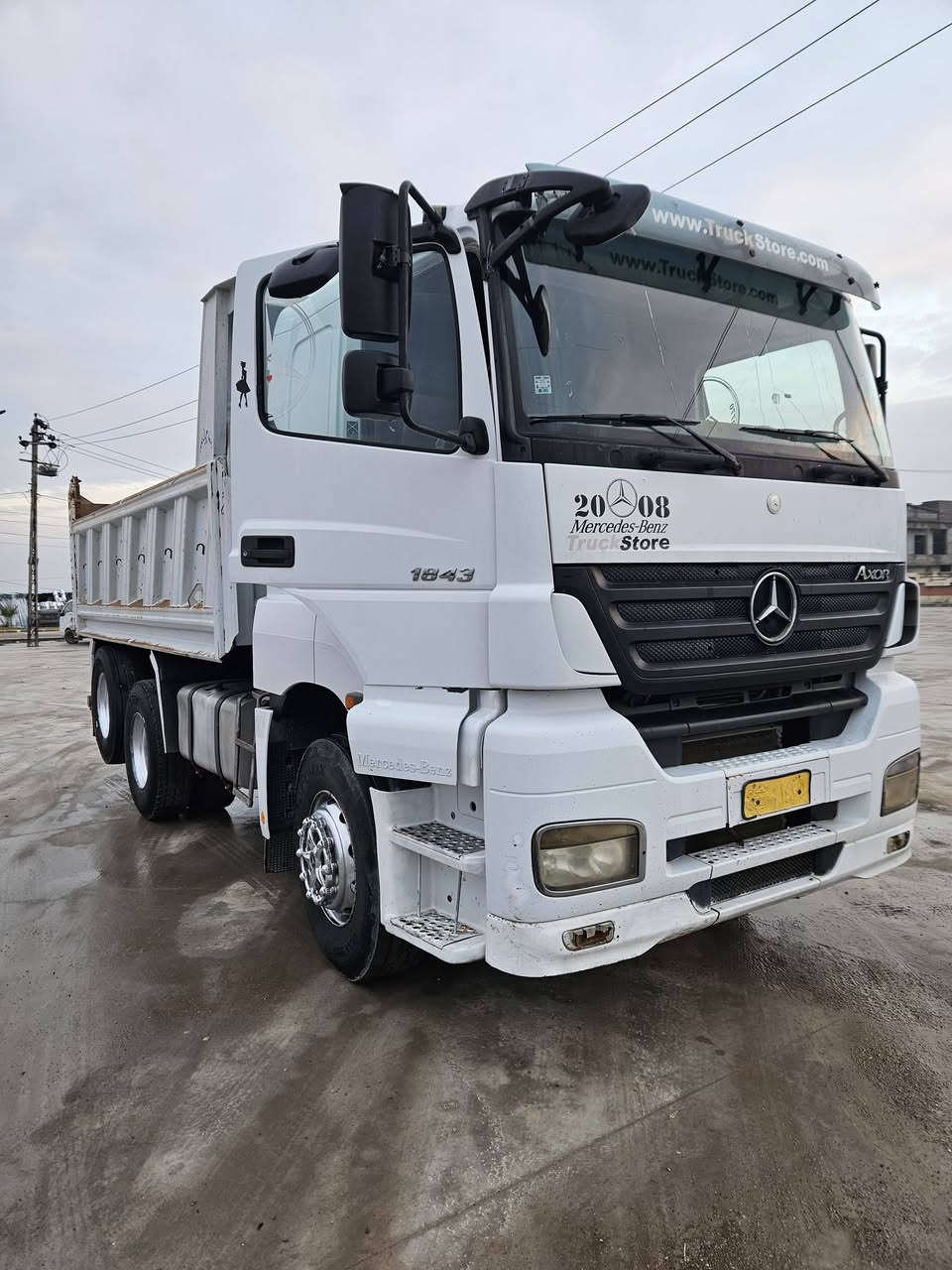 اكسور قلاب موديل ٢٠٠٨ سحال جوب  كير عادي و تبريد و ريتايده ر  تخم تايه بدون صوبغ  و وكاله فقت سياره جاهزه 
تلفون ***********  و ***********
