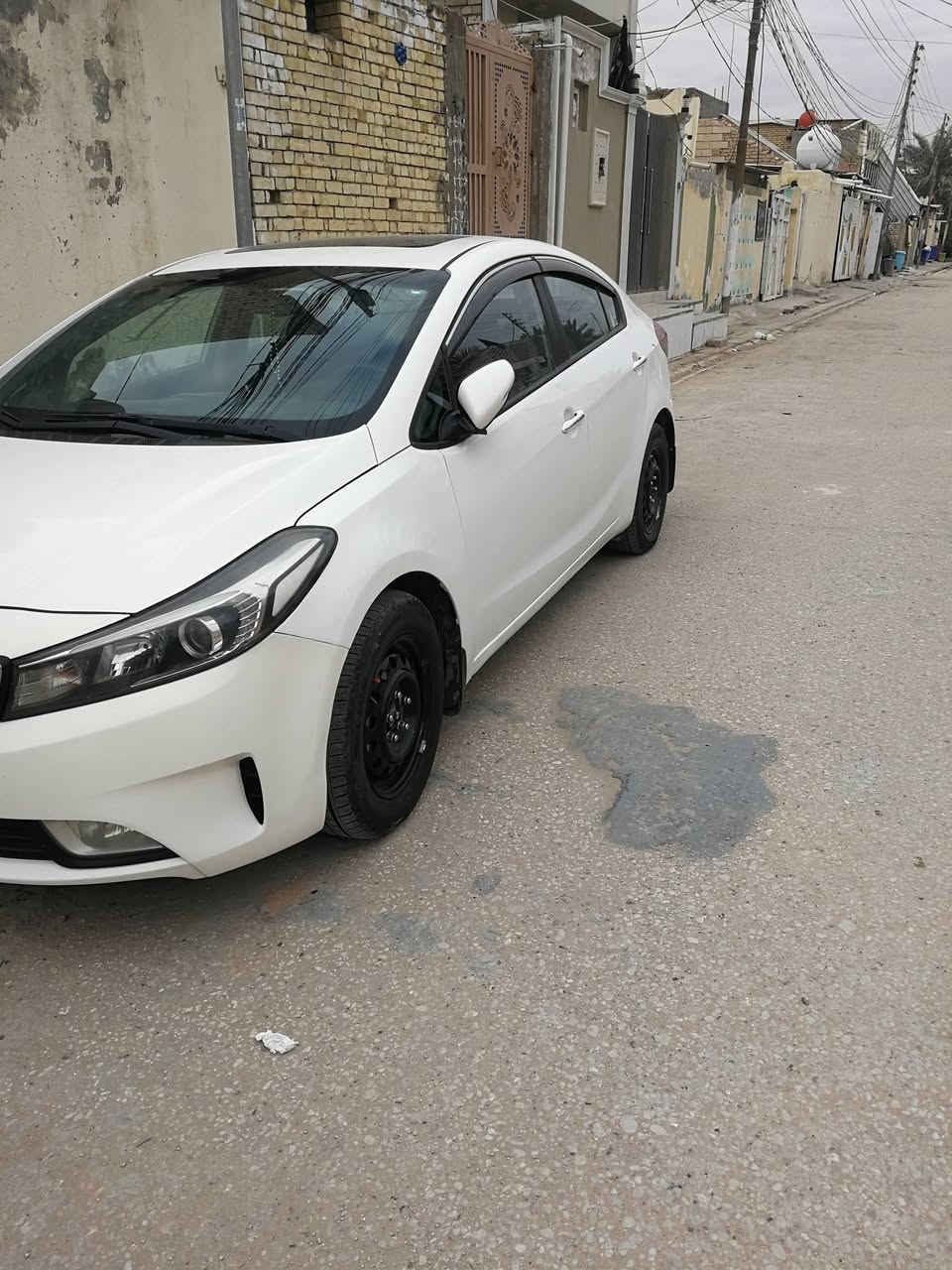 السلام عليكم
كيه سيراتو ٢٠١٨ بيها نص البيبان صبغ صوب العبري سياره نضيفة كير ومكينه وحداديه وتخم تاير تبريد ثلج
فتحه مري شفط فول عده البصمه مكينه ٢٠٠٠ دوش
رقمها دولي جديد
مكان السيارة النجف الاشرف السعر ١٤٠ وبيها مجال قليل
الاتصال على الرقم ***********
