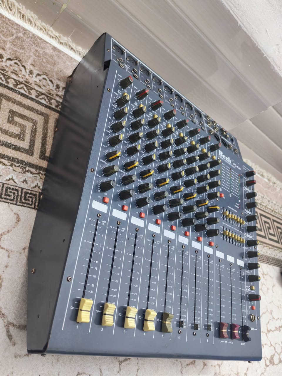 میکسر باور هندي وجبه قديم  ستریو و مونو كلش نضيف و قوي وزن ثكيل دبل باور سعر ٢١٠ الف دينار *********** واتساب توصل عندي جميع محافظة عراق
