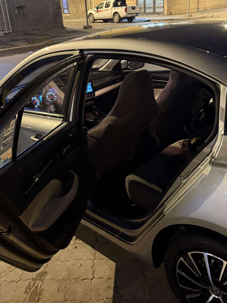 MG5blas 2025  جام كهربائي تحكمات ماشيه 18ستيرن مثبت سرعه انضمه قياده سايد بريك دكمه اوتو هولد تبريد تدفئه تبريد حساسات كامره بصمه السياره بك لايت لد لايتات امامي زنون عدسه تبديل قطعه الجنطه محرك 1.5تيربو تخم تاير حداديه كل على وضع الشركه السياره بيها ضمان 6سنوات صيانه كير محرك كهربائيات حداديه
رقم فحص موقت الرقم ع المشتري 
السعر 122 وبيها مجال بسيط ***********العنوان بصره الزبير الصحفين الزبير, البصرة
