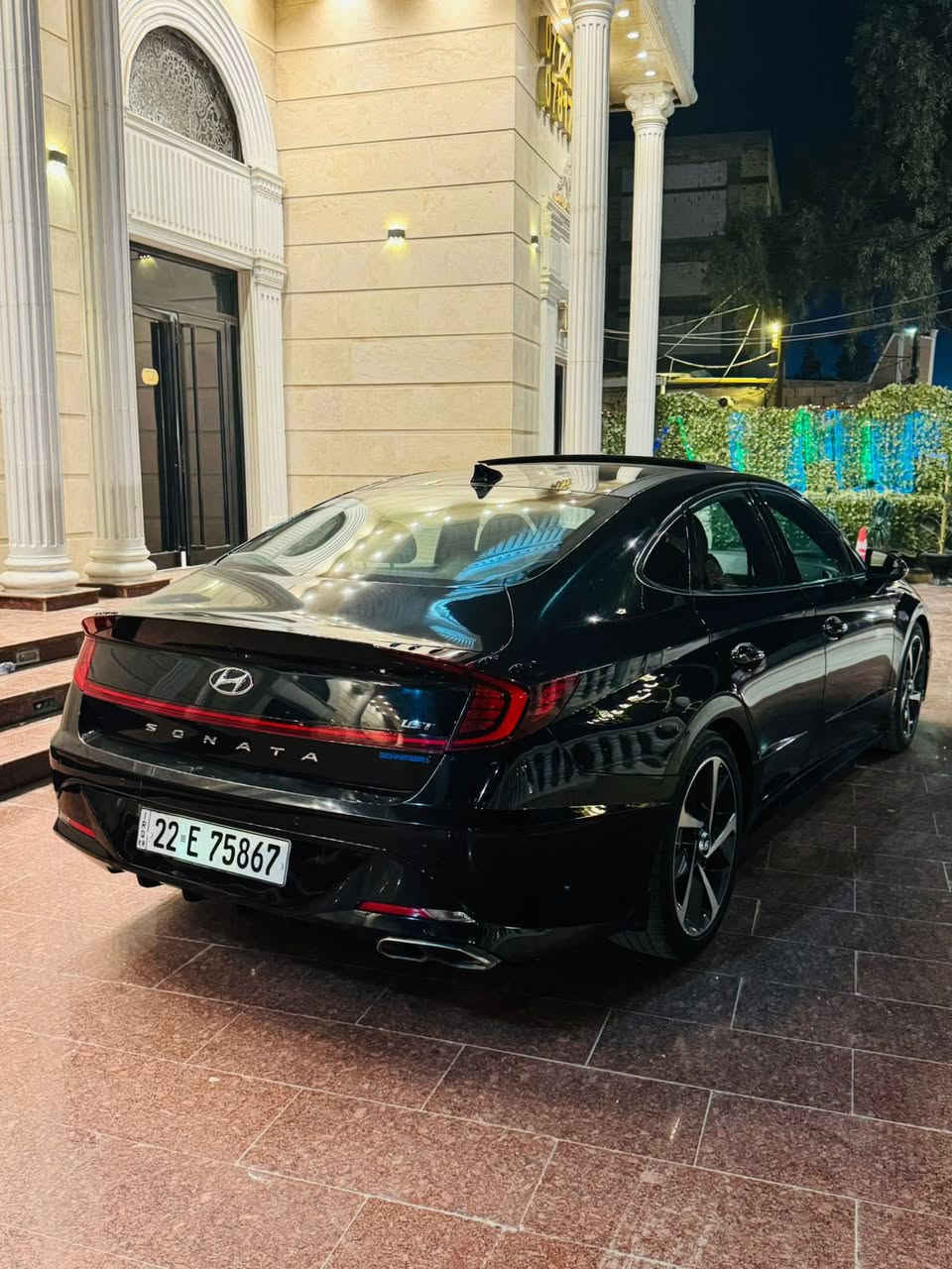 سوناتا 2021 وارد امريكي
المواصفات 
 كشنات تدفئة امامي خلفي وستيرن تدفئة 
رادار امامي وخلفي وجانبي
سقف بانوراما 
جنطة كهربائية
قطعتين تبريد
شاشة جبيرة
فول تحكمات ستيرن وكشنات كهربائية 
رقم السيارة اربيل وكالة وتحويل موجود 
الضرر ربع البنيد فقط كما موضح ب الصورة بدون شاصي وعرضانية امامية مبدلة فقط 
المكان البصرة رقم الهاتف ***********
السعر ١٧٥ والسيارة عليها غرامات ينزلن من السعر
