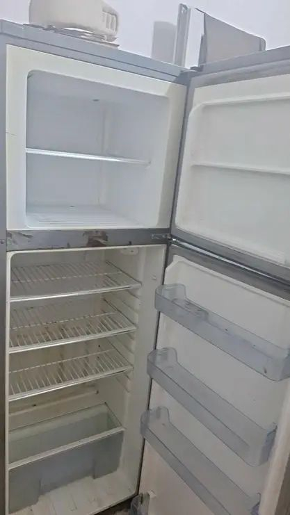 ثلاجه عاطل الاوتماتيك مالتها بس تشتغل مابيها شي السعر 75 مكينه شغاله مابيها نقص السعر 65 العنوان حله نادر شارع الخدمي ،،،،،


**إذا كنت صاحب هذا الإعلان وتريد حذفه لأي سبب، رجاءا أرسل رسالة إلى الدعم الفني**