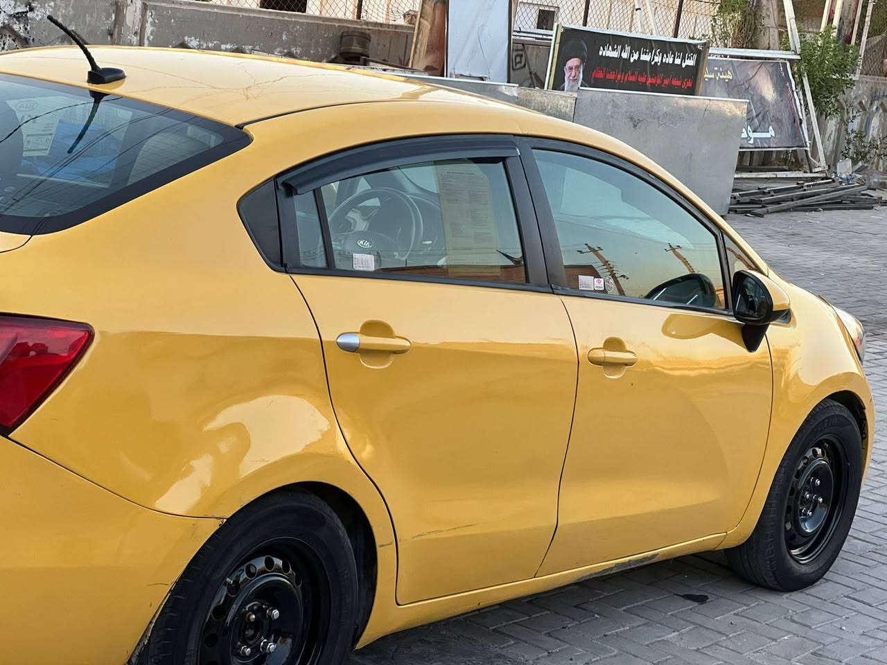 مساء الخير
من ريخصة الادمن 
كية ريو 2013 مريكي
محرك 1600
محرك كير صدر جديد 
سنوية صاقطة 2026
سعر 70 بيهة مجال  قليل
***********
