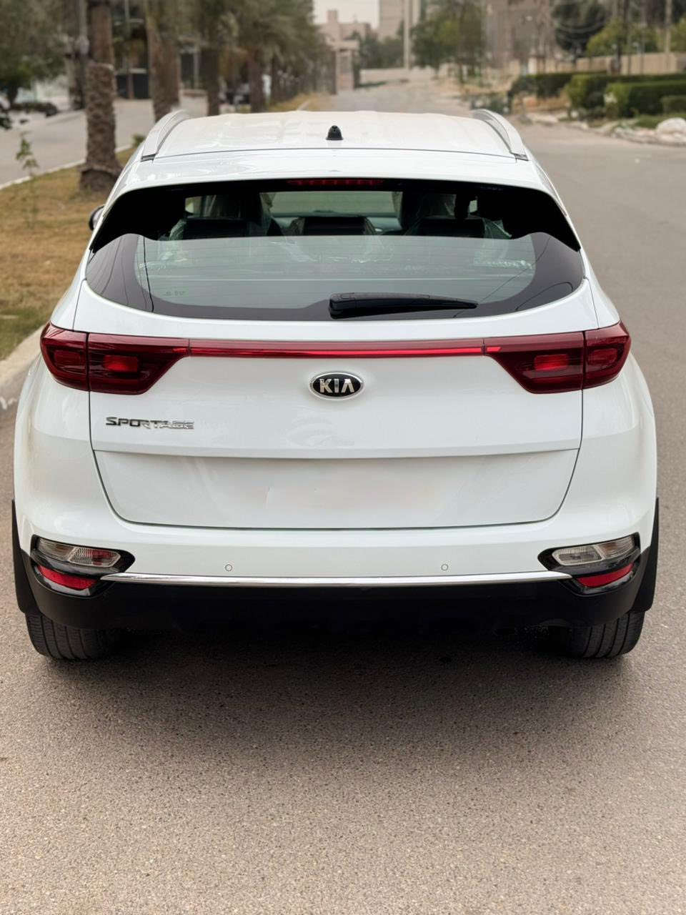 السلام عليكم
سبورتج موديل 2020 خليجي رقم بغداد الجديد ماشيه 38 الف حقيقي عل الفحص مكفوله السياره فقط شخط صغير كد  اصبع السياره جديده وعلى ايدنه من الصفر كير محرك صدر كله عل الشركه سويجات وكتلوكات كله ممستعمله وترايه كأنما زيرو مواصفات

شاشة كامره خلفيه
حساسات امامي خلفي
ومري كهرباء قابله للطي
تحكمات جهتين
انضمه قياده ايكو ونورمل وسبورت
محرك 2000 دوش
تبريد امامي وخلفي
اشاير بالمري

السياره جديده بمعنى الكلمه مكانه السيديه سعره 208 مجال بسيط تلفون  *********** ابو يوسف
