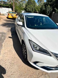 ايدو 20 ماشيه 182 الف بعدها بضمان الشركة كير ومحرك  وكلشي بيها على الو...