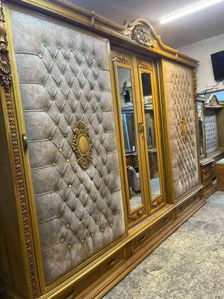 سلام عليكم ورحمة يعلن معرض علي العبيدي الاثاث المستعمل عن وجود غرفة نوم مستعملة موديل مسرح سلايت 
كلهه زان مصري صاج داخل وخارج الوجه خمسة ملم داخل أربع ملم الظاهر مالتك جرجوبه برغي داخل تفاصيله حلوه للحجز أو للاستفسار اتصل على الرقم ***********
