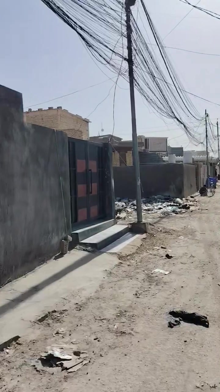 مشتمل حي ذويب  مساحه 120م   بناء بلوك  يتكون من مضيف وغرفه نوم وصاله وحمام وصحيات منورخارجي ارضيه سيراميك *********** مراجعه مكتب مسعودي
