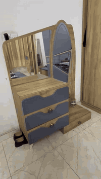 للبيع غرف نوم مستعمل قليل وحده نفر بناتيه ٦قطع والثانيه ٩قطع ٠٧٧٠٠٣٦٢٨...