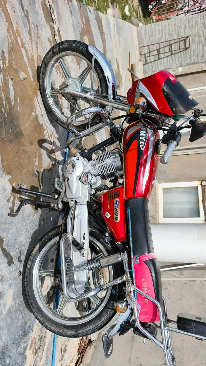 دوو ماتۆری جەنەی  مەگینە 200 زۆرجوانو لۆکن  مۆدیل 2021ڕانگی ڕاشو سورە هەموو گیان بەشەرت یەدینار مەسەرفی نیە ناو نیشان چمچمال   ***********
