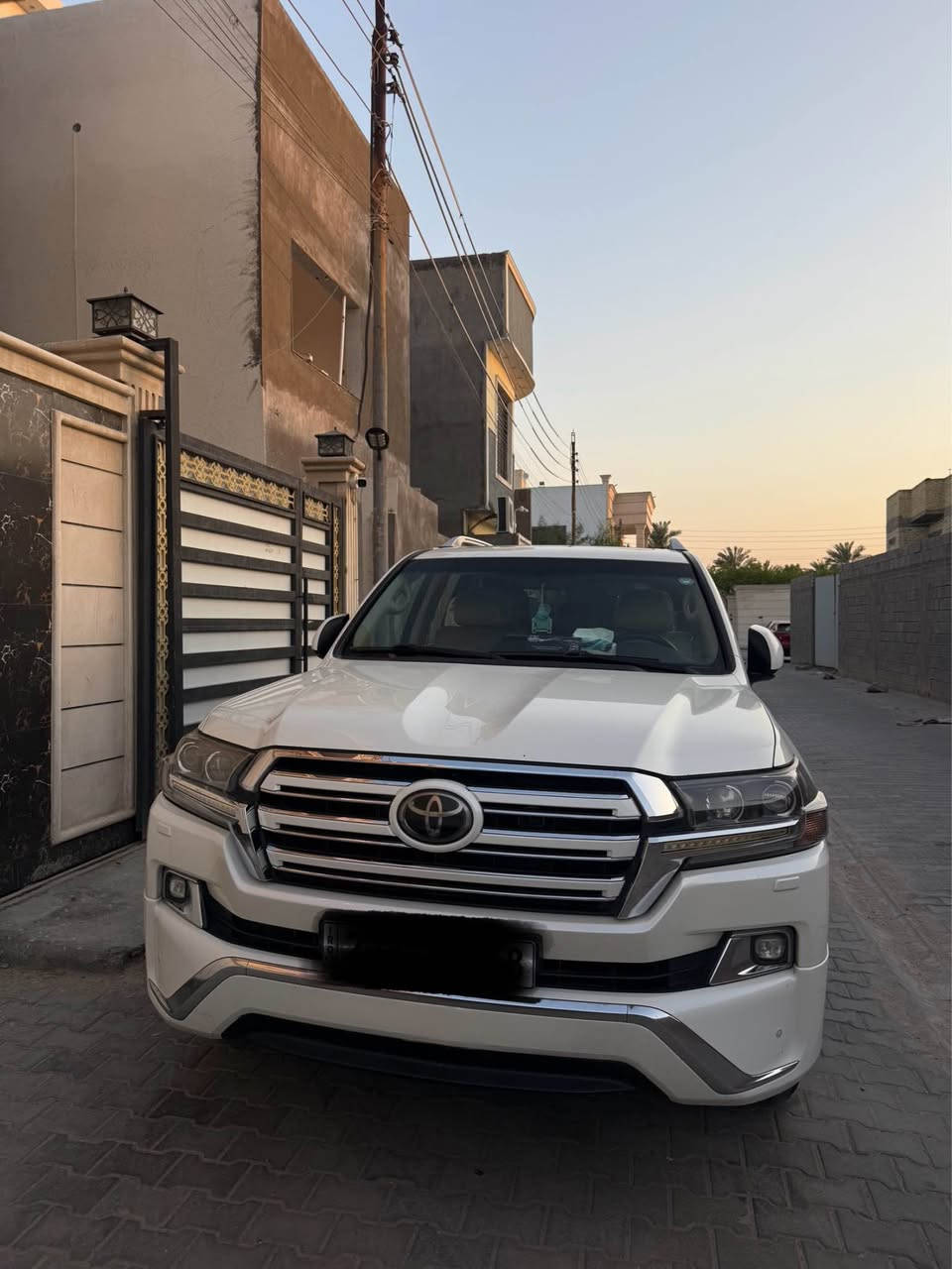 للبيع لاندكروز 
White Edition GX-R 2018
خليجي كفالة عامة عدا شخوط
بسيطة
محرك V8 5.7
ابيض لؤلؤي
مقاعد جلد
فتحة سقف
دخول وتشغيل بصمة
كاميرا خلفية
عداد المسافة km 192400
*********** البصرة, العراق
