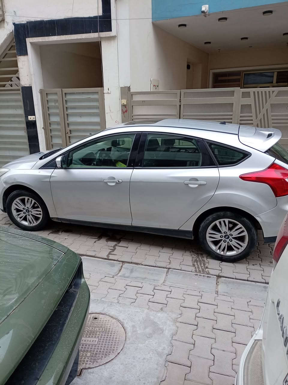 فورد فوكس استلمتها زيرو ٢٠١٦ شركه نيفا بفورد فوكساسمي بلاديه ..ملازمه فيتر. فقط استبدال الكير بالنسخه المطوره بواسطه شركه القاصد بضمان واستدعاء من الشركه الام فورد . ماشيه٦٨ الف كلم.. مطالعه خارج بغداد  كلشي بيه كامل اكو طخات وصبغ  بسيطه من الجوانب  فقط ..السعر ٨٣  ورقه وبلعافيه علياخذه     الهاتف   ***********    بغداد
