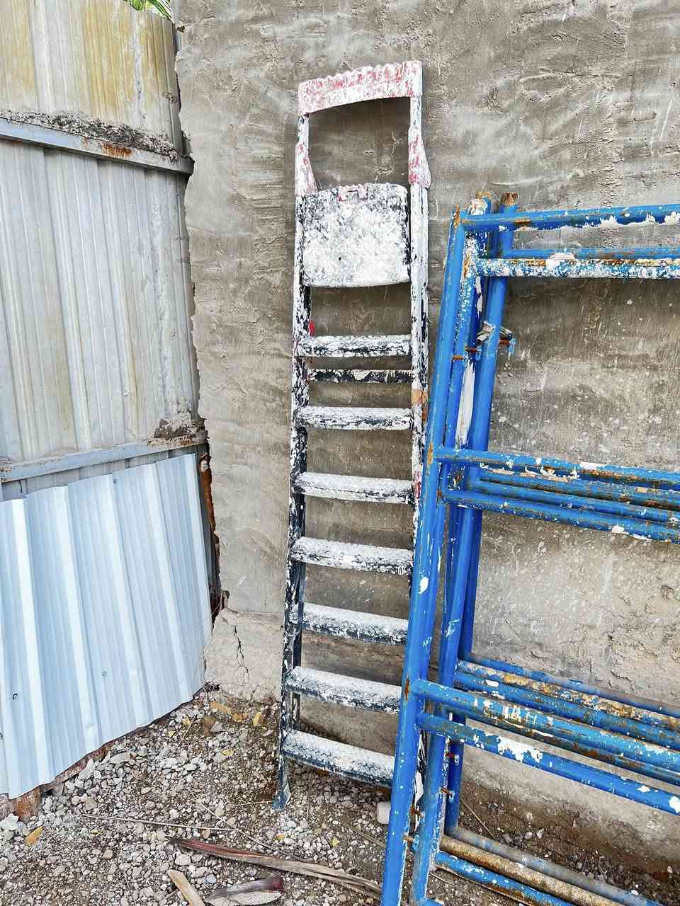 سكلة 3قفاص كاملة مع درج مستخدمة نضيف يي ضرر مابيهة العنوان بغداد الدورة للاستفسار خاص او***********
