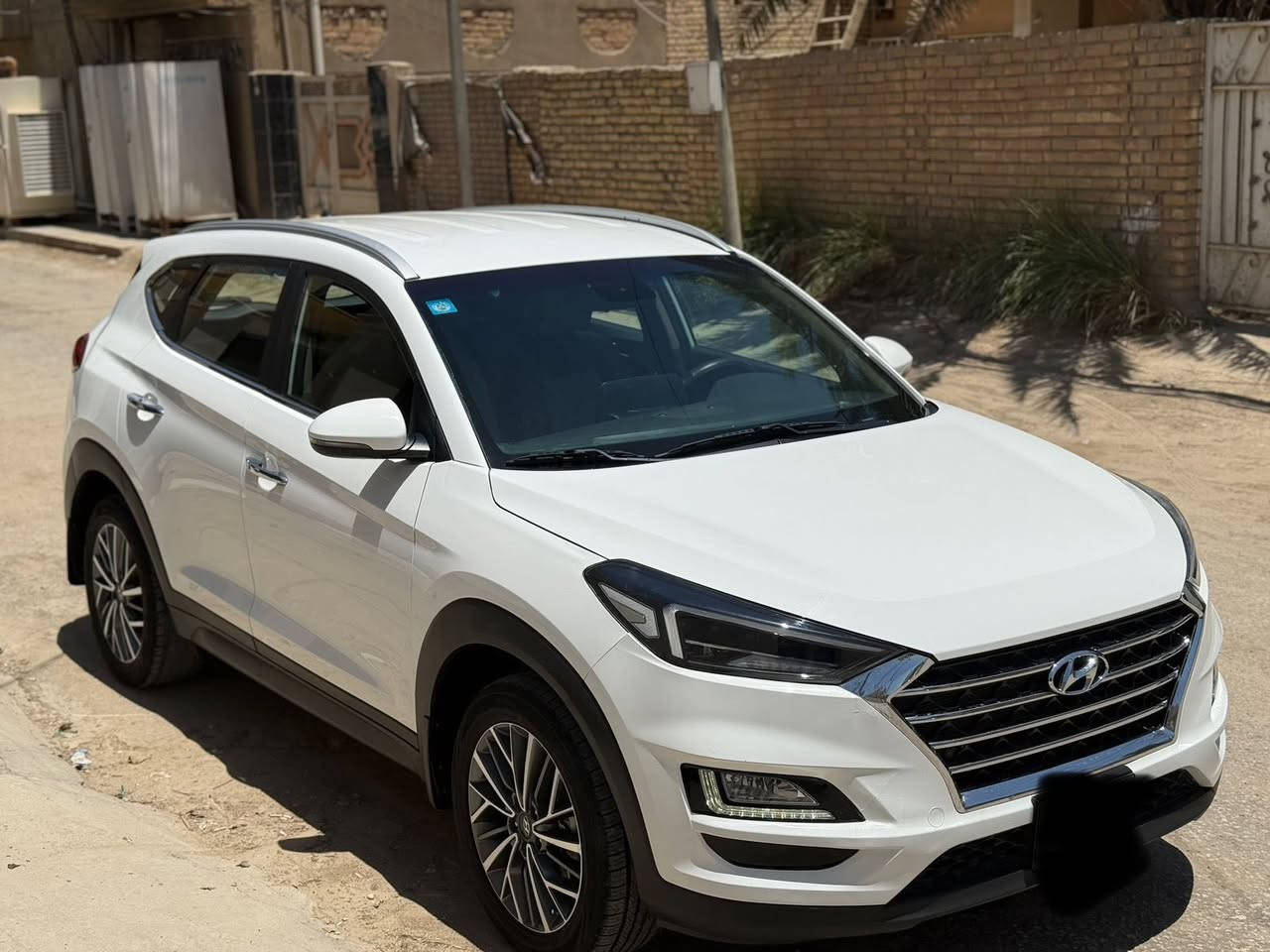 توسان ٢٠٢٠
الكاصد فول موصفات ماعده البنوراما
رقم بغداد نكليزي
مكفوله كفاله من كلشي
كشنين كهرباء
جلد
شاشه كبيره كامره
خمس عدسات 
مكاني حله 
السعر ٢٠٧ متوازي عل بيع ماكو هيج سعر
***********
