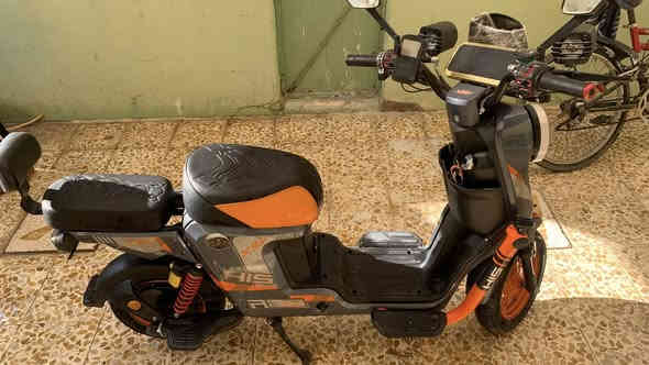 السلام عليكم دراجه X900 بور
بطاريه  ولي  سعر 500  وبيها مجال عقل جوكر72V
رقم ***********
