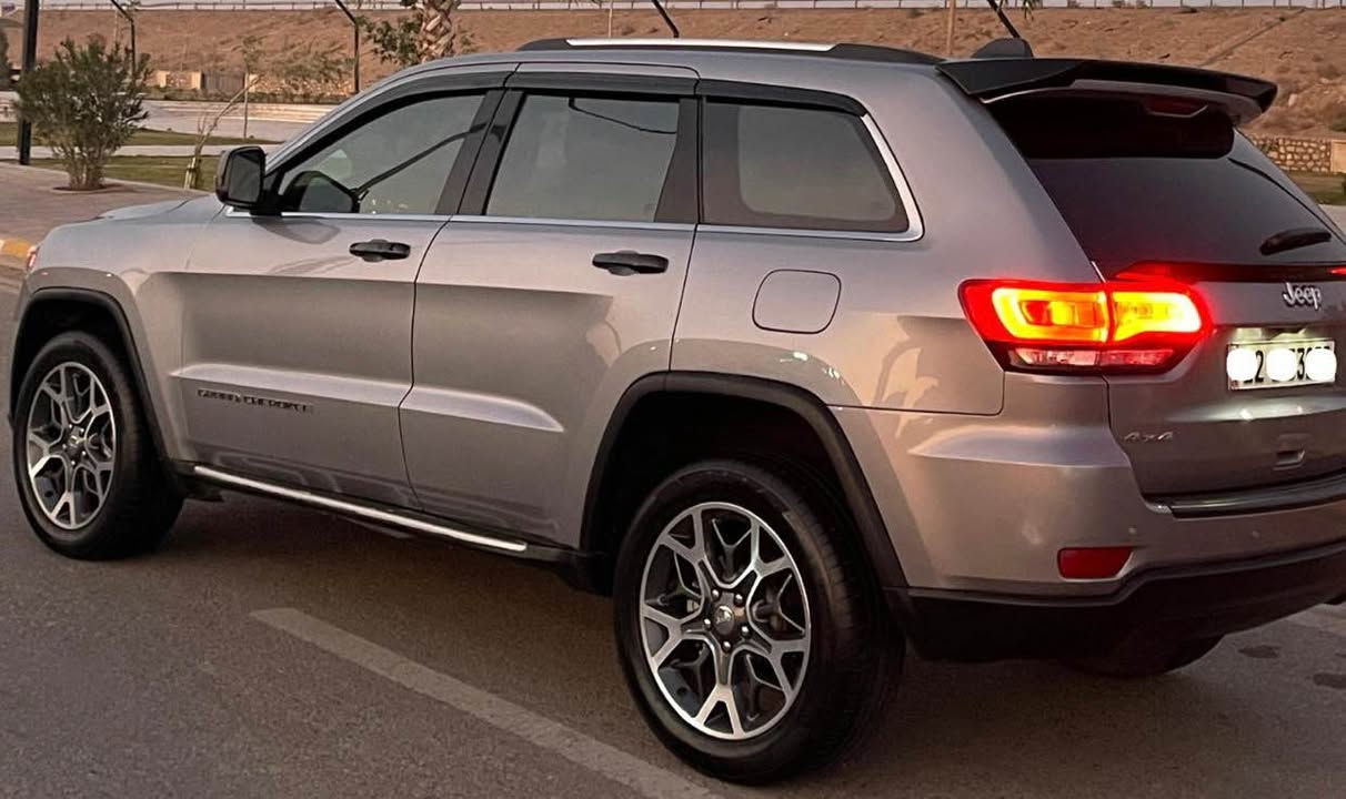 السلام عليكم بيع أو مروس

Jeep Grand Cherokee Laredo

رقم أربيل الدولي باسمي 
وارد امريكي 
حادثها ربع البنيد والجاملغ الأيمن 
لون سلفر
محرك 6سلندر 3600. 
ستيرن كهربائي 
شاشه لمس 
نضام سبورت.  
نضام ال ايكو 
حساسات خلفيه 
كامره خلفيه
سستم صوت. 
منفذ USP
منفذ DS…… 
تخم تاير 
ويل 20
الاستفسار 
مكان الفلوجه 
***********
السعر 210$ الفلوجة, الأنبار
