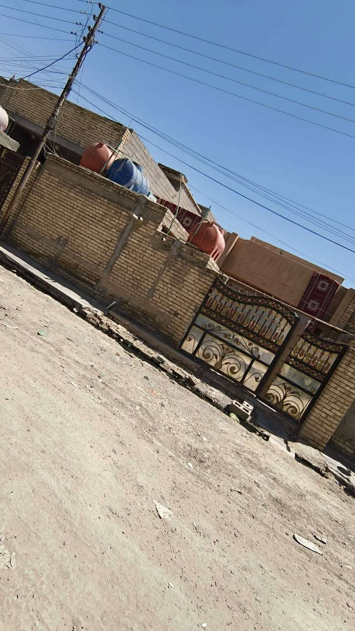 سلام عليكم بيت للبيع بل اربع تلاف 4000 قرب حسينية امير المؤمنين خلف سوق الاولى. لاستفسار علا الرقم 
***********
