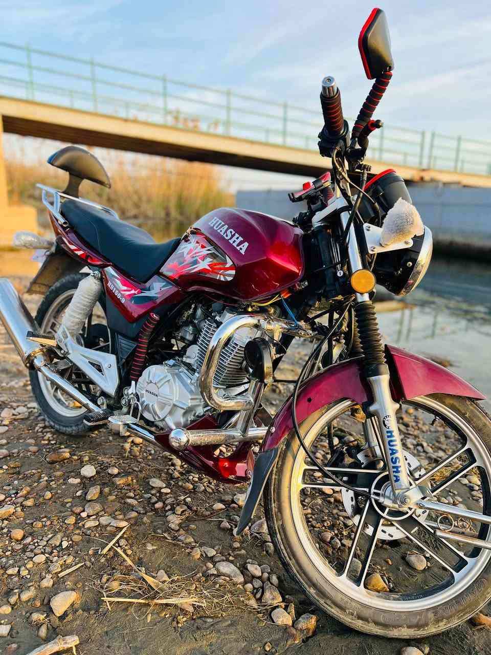 سلام عليكم ماطور هايوشه للبيع لون ماروني2023 الموطور بعده ع وضع الشركه ماشي 8000 كهربائياته كله شغاله وشرط ممودوده عليه سبانه تايره الخلفي بعده مال شركه وسعر خاص و عل رقم ***********ادمن لحب
