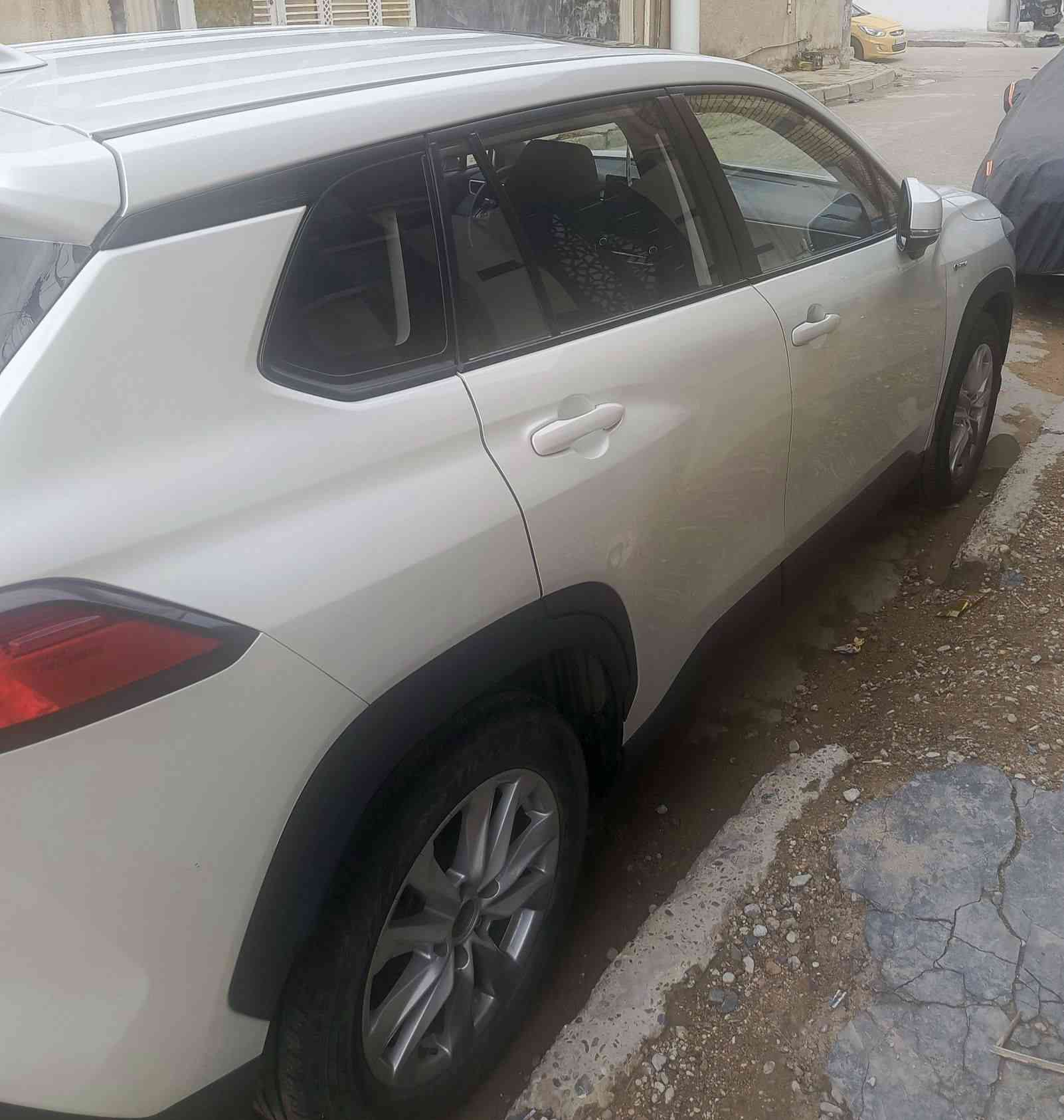 كورلا كروس 2024
العلامة السودة HEV
المواصفات :-
مكينه2000 هايبرد/سلايت/رادار امامي /اظهار سرعة الطريق /ماشية 18الف 
تحديد مسار/سياقه اليه/بصمه تشغيل/دخول ذكي / تبريد
قطعتين/مود درايف 3 وضعيات
+ايفو مود/ 8ايرباك/ شاشة كار
بلي/كامره خلفيه/ اشاير بالمري /
داخل كشنات مخمل/ ويلكب حجم السعر 24مليون
 ***********
