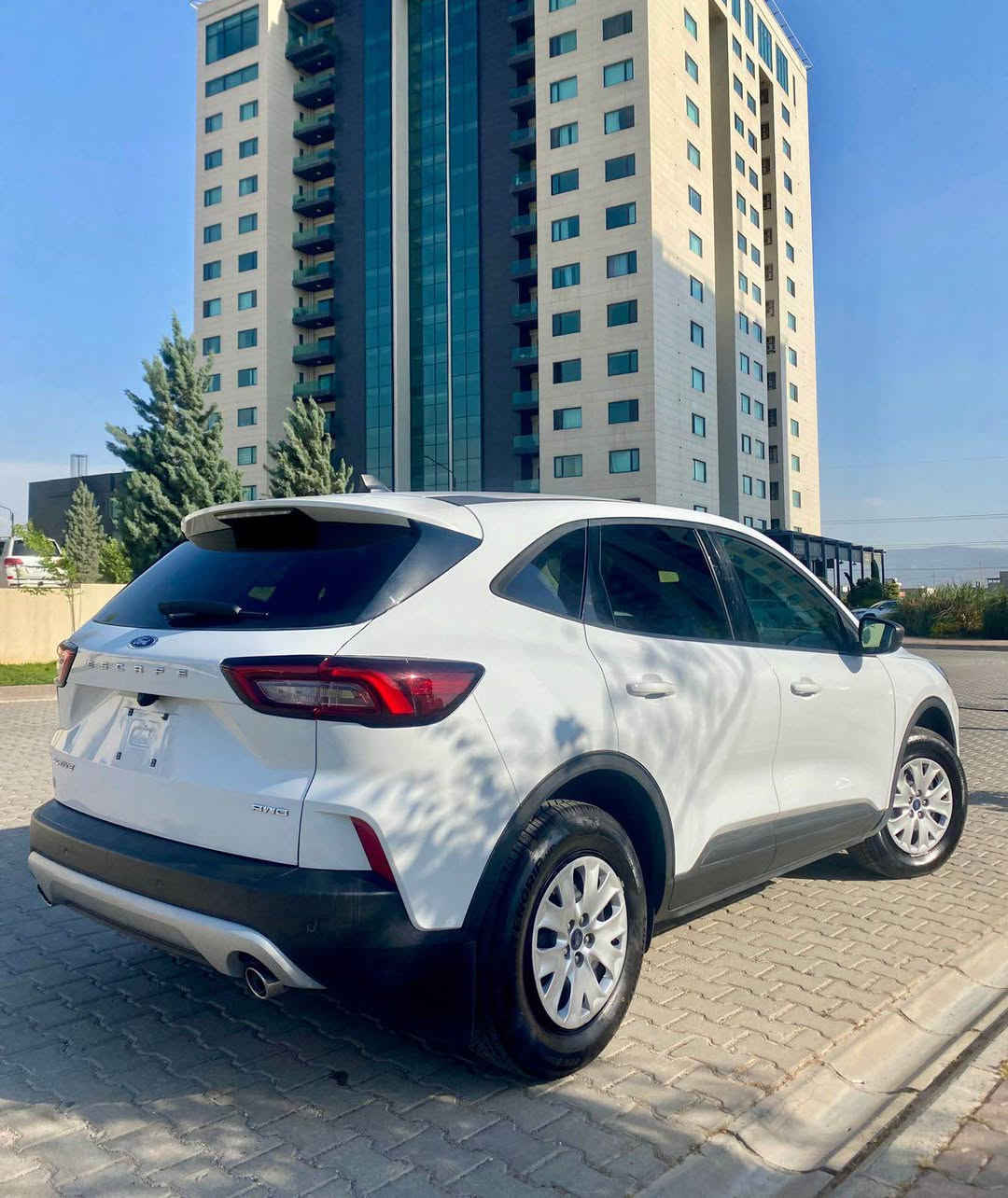 Ford Escape 2025
Active Awd
فۆرد ئیسکەیپ 2025 
ئەکتیف دەبڵ ئەکسل
9 هەزار میل ڕۆشتووە
نیو بۆنیدی بۆیاخە بێ ناوگرتن بێ ئێرباگ
مواسەفاتی شەغال بەسمە کامێرا
راداری دواوە لاتەنیشتەکان راداری خەتی جادە تەحدید خێرایی شاشە auto hold auto brake ٤ مۆدی لێخوڕین دەبڵ ئەکسل شاشە ئەلکترۆنی درگا بەسمە مواسەفاتی تری زۆرە…
گێر مەکینە کارەبایی بەشەرت 
ژمارە کاتی ٩٠ رۆژی لەگەڵە بۆ ڕەقەمکردن
شوێن سلێمانی
بۆ زانیاری زیاتر 
*********** السليمانية, العراق

