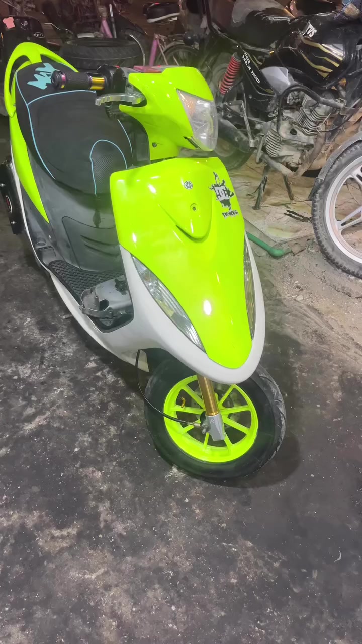 سلام عليكم دراجه ماكس للبيع الدراجه صدك هاون مكينه 55 بلادي بلادي يعني مزوده مو بلعراق اجتي مكينه حاويه 55 بلادي كلجات رياضي بلادي خير من الله شلعه ومعدل واي نقص مابيها وكل غراضها البلاديه موجوده ولونها مصبوغ مو بلعراق اجتي الدراجه حاويه عله هل حطه بيها وصل معرض صارلها شهر من ماشيه يعني الي يركبها ينصدم منها كلها شغاله مابيها اي نقص يرادلها بس سايق 
اريد مراوس ببوليسي مسطره 
واذا بيع سعرها خاص يجي واتساب مامتواجد فيس 
رقمي:***********
بي واتساب 
مكاني كربلاء شارع الرضتين .
