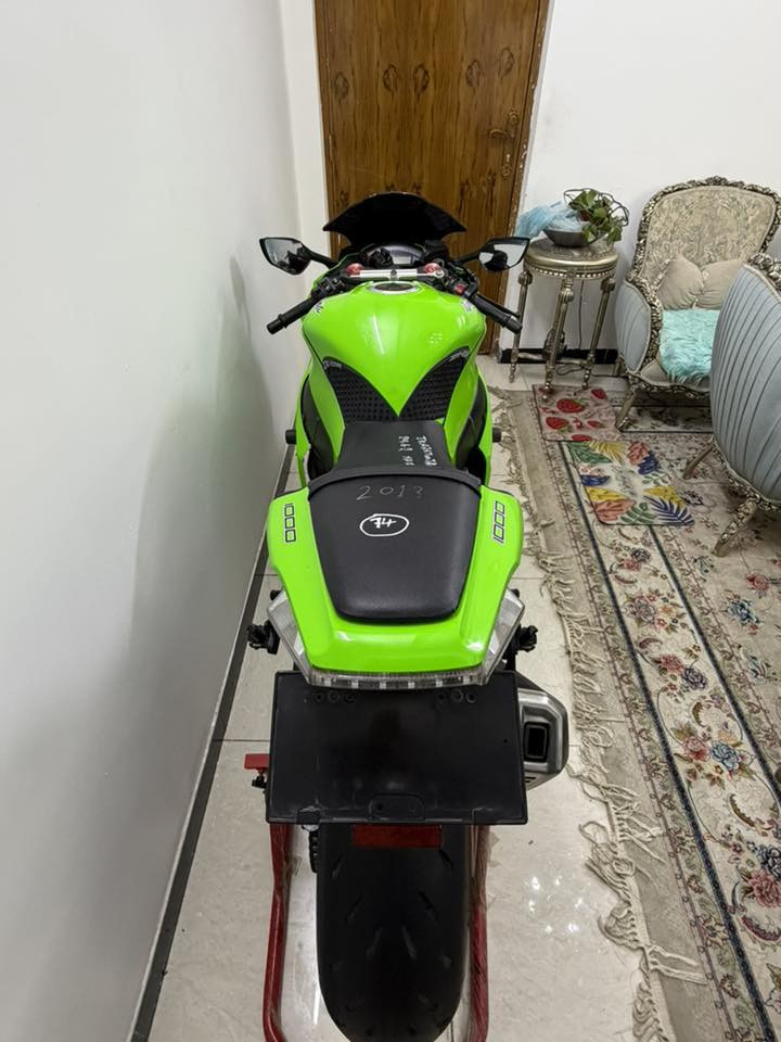 سلام عليكم كاوسكي 1000موديل 2013 وارد اليبان مكفولة من الحادث طابة على ايدي من اليبان دراجة اي بي اس مفتاح سكيورتي دبل سويج تايرات مشلن بي جي بي اس  مكان الدراجة السيدية سعر 69 ورقة ***********بي وتساب غير متواجد على فيس
