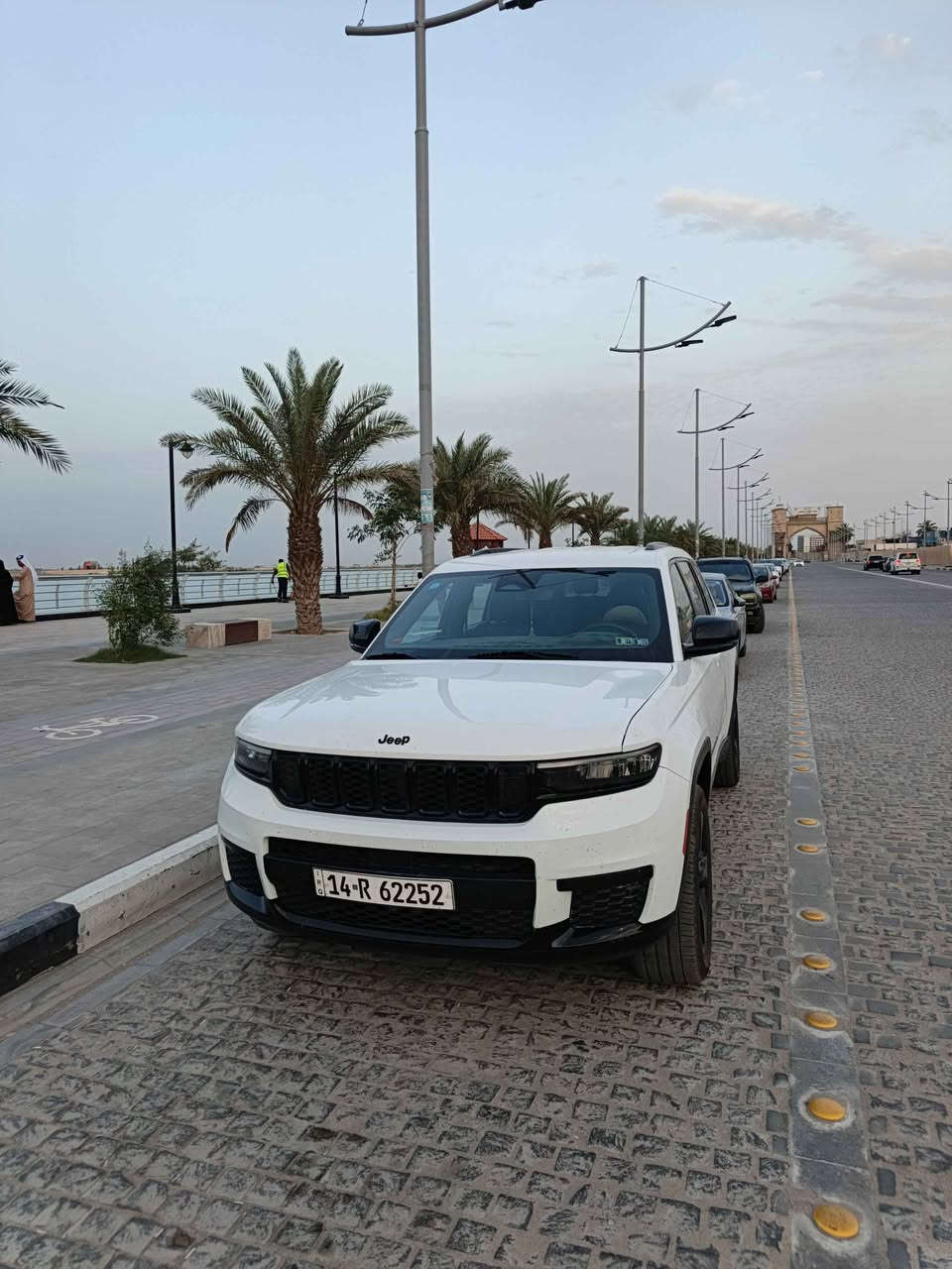 جيب كراند شيروكي ٧ راكب كشنات vip موديل ٢٠٢٣

 حادثهه جداً بسيط جاملغ  ودعاميه مبدلات بدون دواخل 
المواصفات: .  . 
* نقطة عمياء . 
* دفع رباعي 4x4 . 
* فرش المقاعد من الجلد مطعمة بكنتار . 
* المقاعد الأمامية كهربائية .
* المقاعد الأمامية مع تدفئة . 
* تدفئة ستيرن . 
* نظام الملاحة (GPS) . 
* نظام خاص للطرق الوعرة . 
* مصابيح امامية زنون . 
* المصابيح الأمامية مع LED لايت . 
* كشافات الضباب زنون . 
* تشغيل عن بعد .
* صندوق كهربائي .
*  حساسات أمامية . 
*  حساسات خلفية .
* كاميرا خلفية . 
* بلوتوث تلفون . 
* محدد سرعة . 
* نظام تشغيل واطفاء اوتماتيكي للمحرك للتوفير من صرف الوقود .
* نظام بريك اوتماتيكي
 
***********
السعر 295 ورقة وبيها مجال قليل شط العرب, البصرة
